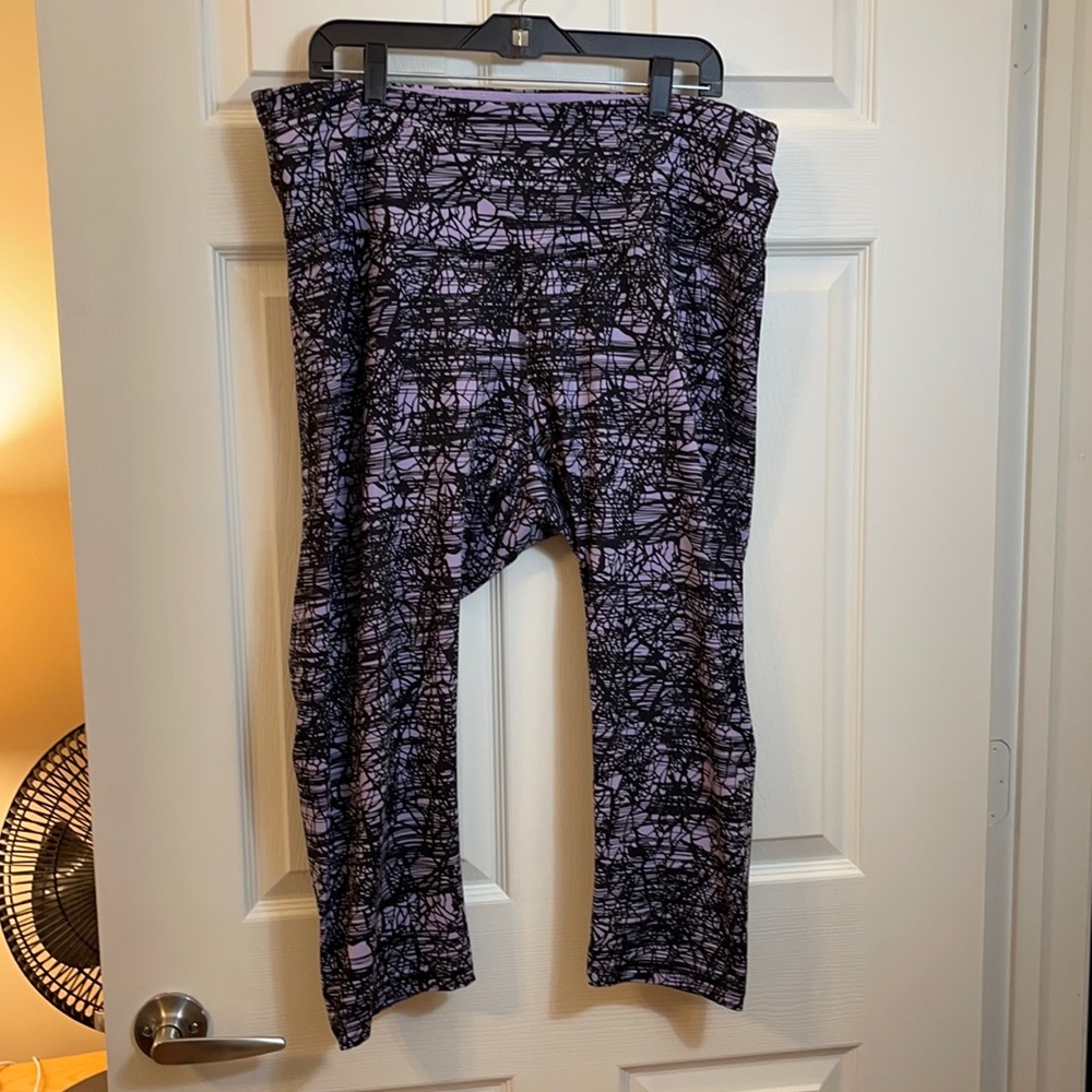 Old Navy active capris - size XXL